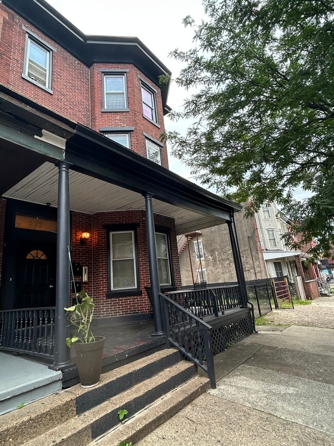 EL RUEDERO 217 - 217 Hamilton Ave