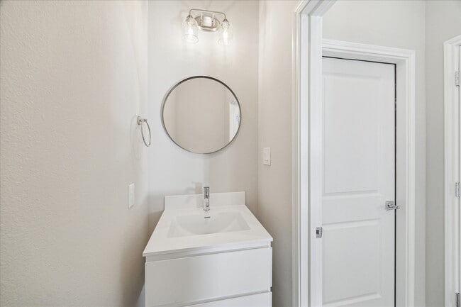 Building Photo - 8127 Esther Acres Ln