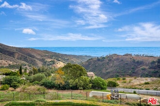 Building Photo - 28405 Via Acero