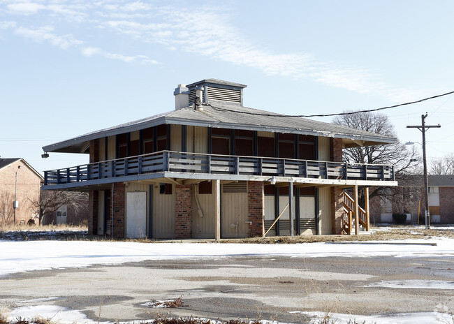 Building Photo - Oaktree