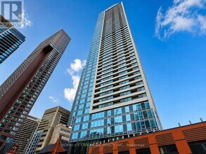 Building Photo - 609 Sherbourne St