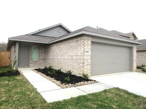 Building Photo - 1495 Las Cuevas Dr