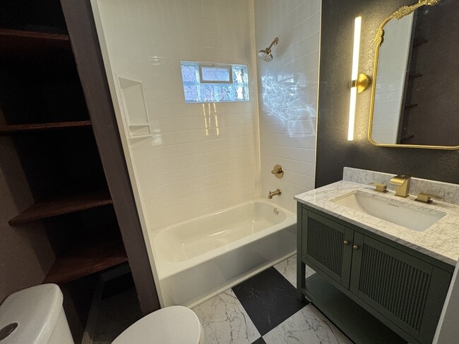 Foto del edificio - 1329 Rowland Ave