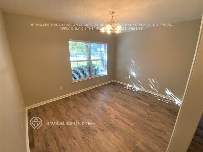 Foto del edificio - 7073 Vida Ln