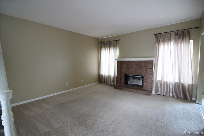 Building Photo - 4699 N Ashford Way