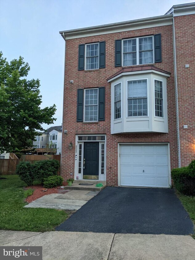 9062 Two Bays Rd, Lorton, VA 22079 Townhome Rentals in Lorton VA