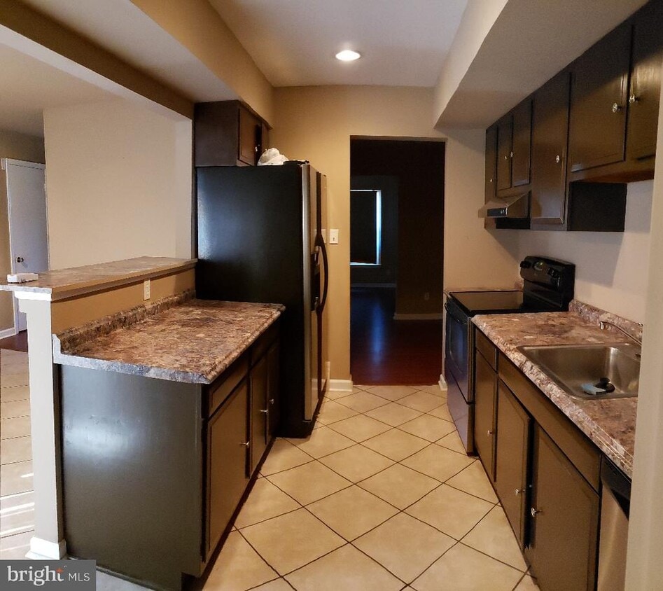 Primary Photo - 4511 Bancroft Rd