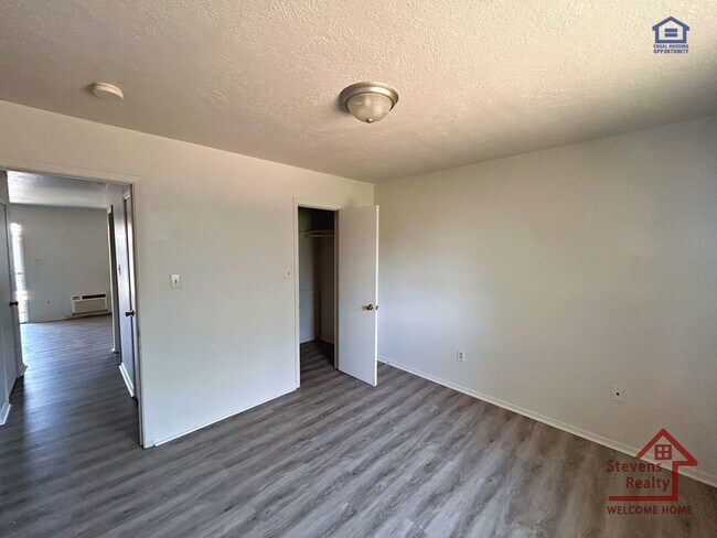 Foto del edificio - 1502 NW Kingsbury Ave