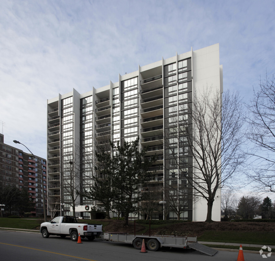 Building Photo - Ennisclare II