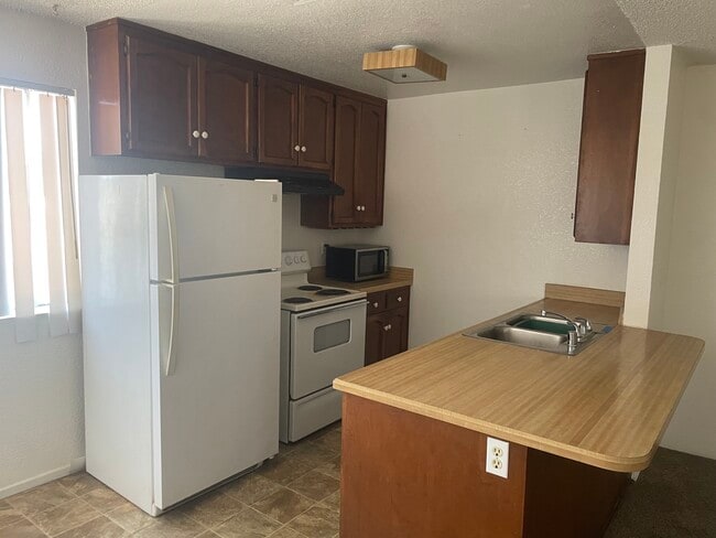 Cocina - 3071 Juniper St