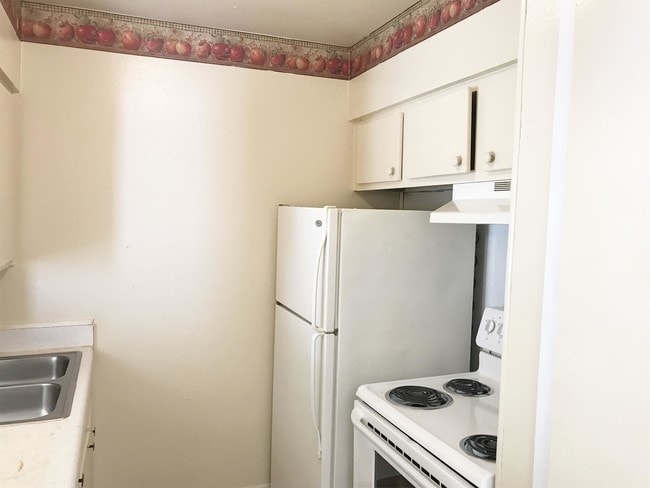 Building Photo - 2180 Mcfaddin Ave