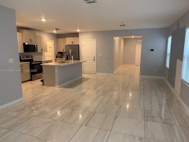 Foto del edificio - 462 NE 6th Pl