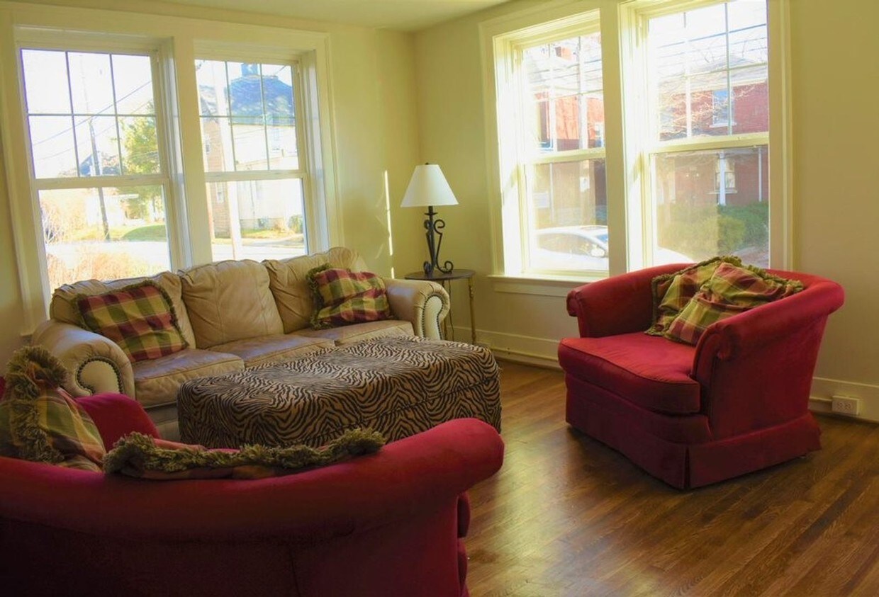 Foto principal - 273 E Maxwell St