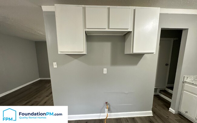 Building Photo - 3181 Parham St