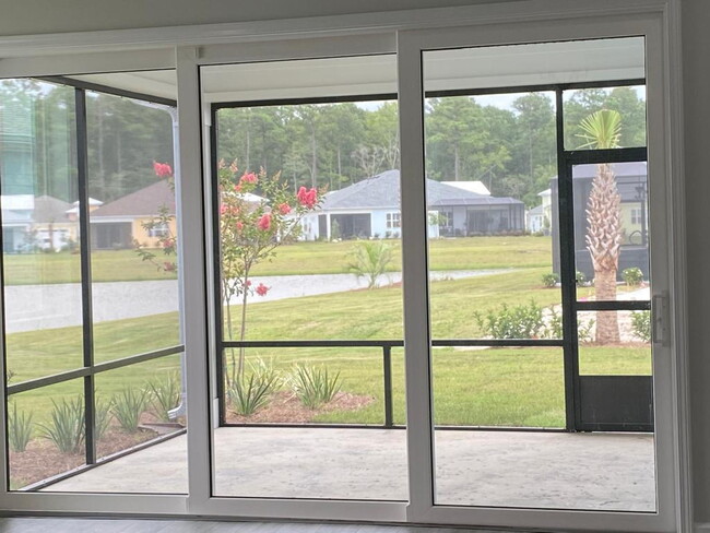 Building Photo - "Charming 2-Bedroom Retreat with 2 Baths a...