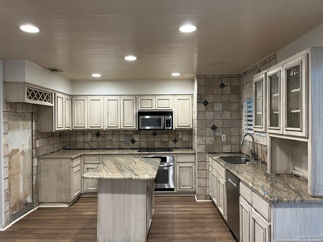 Foto del edificio - 17119 Terra Rosa