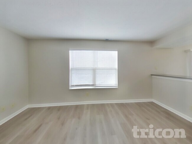 Foto del edificio - 3713 Mechanicsburg Dr