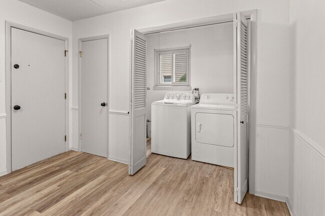 Laundry Closet - 5901 Meadowbrook Ln