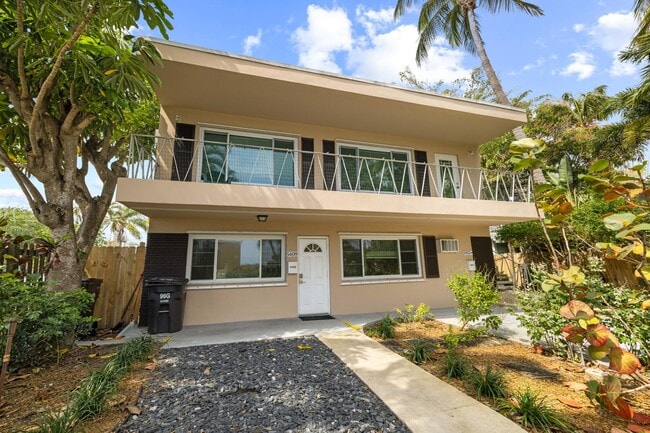 Building Photo - 5409-5411 N Flagler Dr