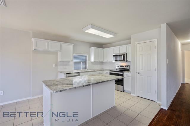 Foto del edificio - 9820 Tanglebrush Dr