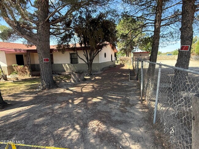 Building Photo - 10650 Socorro Rd