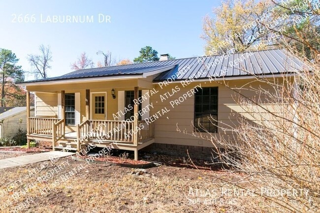 Building Photo - 2666 Laburnum Dr