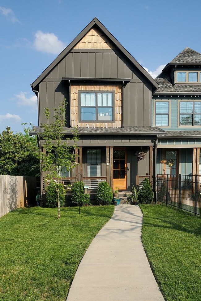 Spacious 4-Bedroom Home in Prime Location - Spacious 4-Bedroom Home in Prime Location