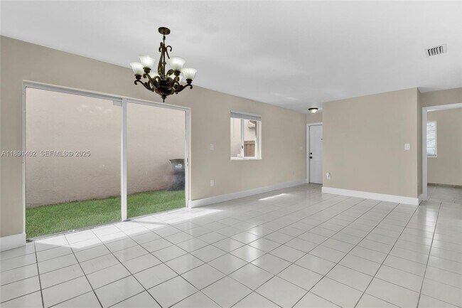 Foto del edificio - 16215 SW 137th Ct