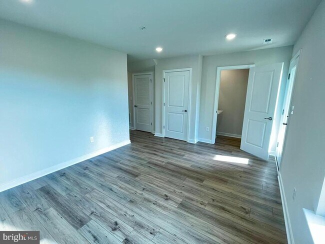 Foto del edificio - 905 Magnolia Ln
