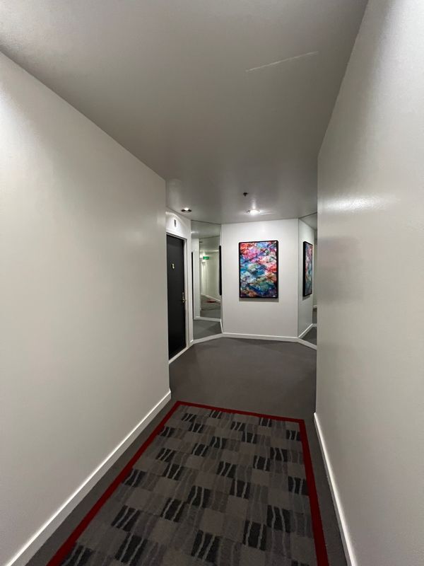 Foto del edificio - 6363 Christie Ave