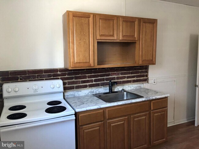Building Photo - 529 Rosalie St