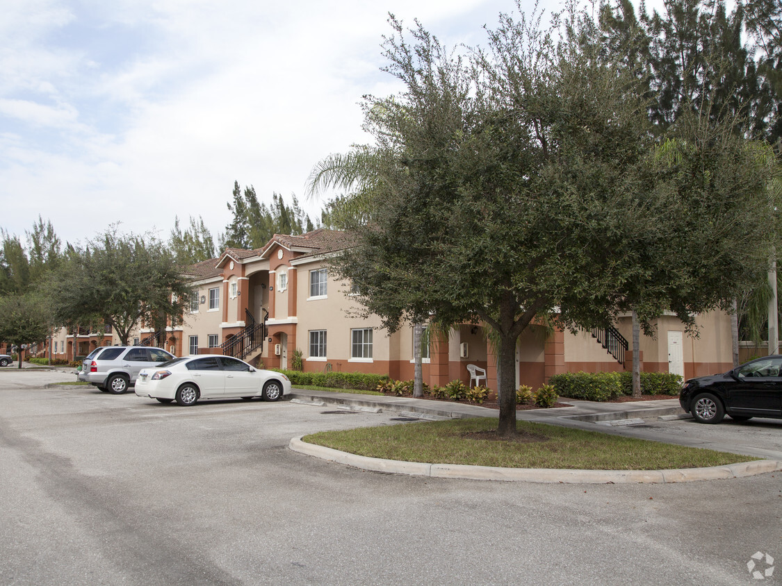 Building Photo - The Cove II at Briar Bay