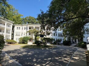 Building Photo - 132 Middlesex Rd