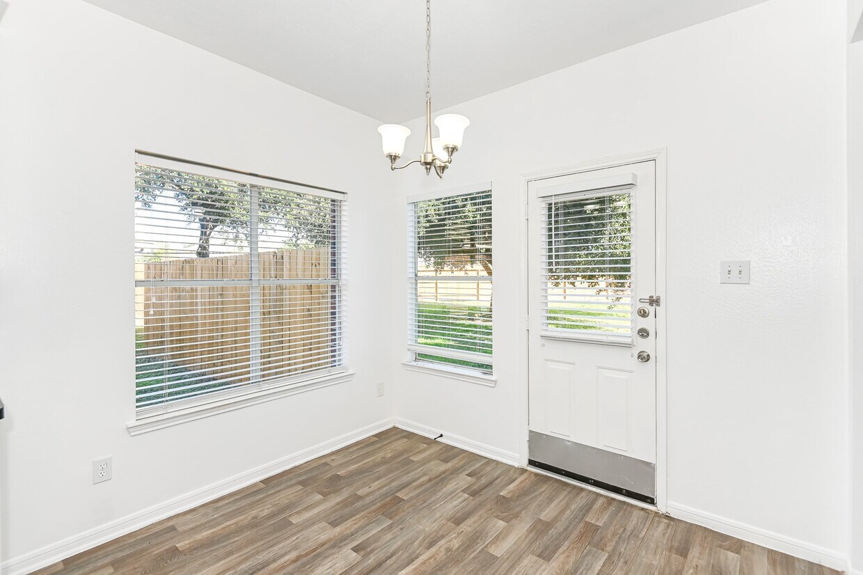 Foto principal - 9502 Willow Trace Ct
