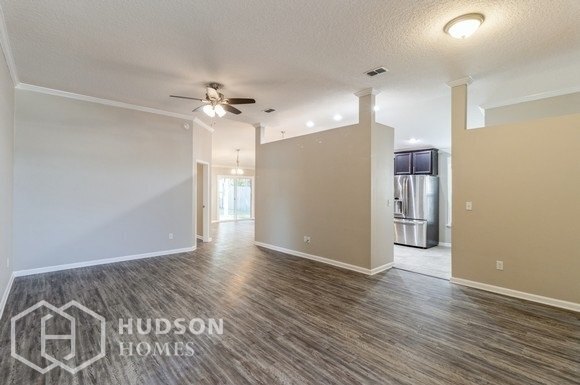 Building Photo - 15744 Canoe Creek Dr