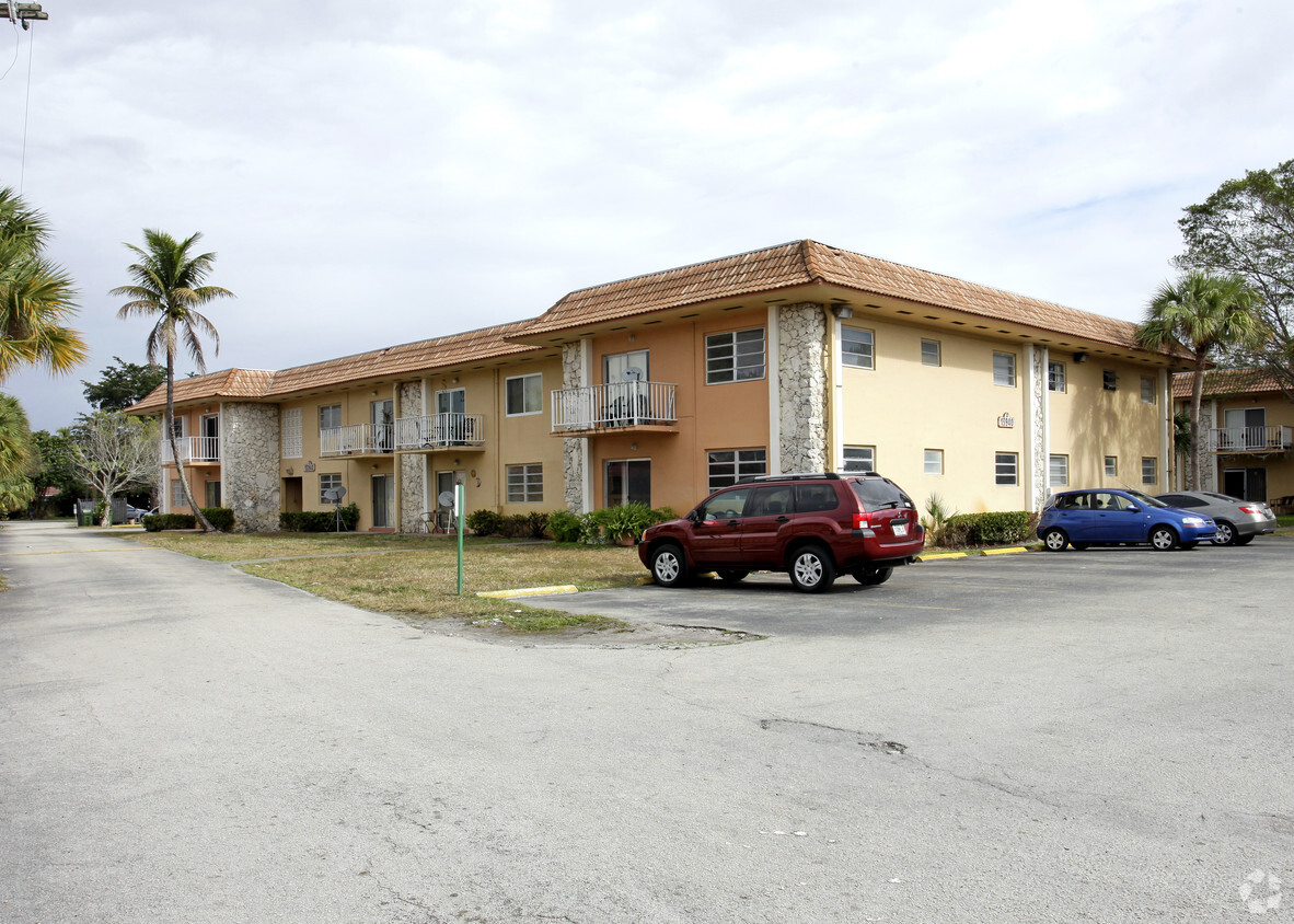 Building Photo - Lake Placid Condos