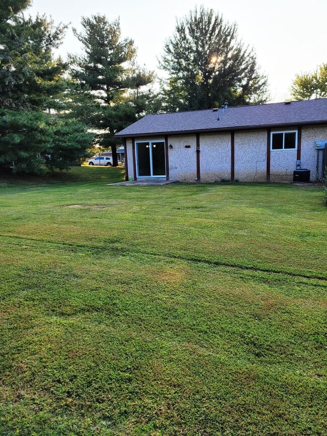 Building Photo - Ready Now--duplex in Shiloh