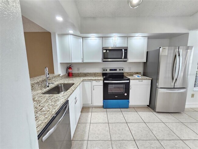 Foto del edificio - 1024 Whalebone Bay Dr