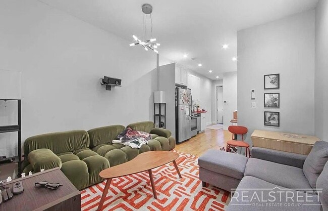 Building Photo - Spacious 3BR Apartment in Prime Bushwick | Skylight, Laundry, Courtyard | No Fee