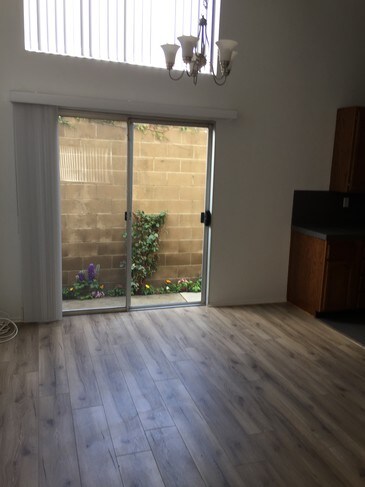 Building Photo - 2452 Chelsea Pl