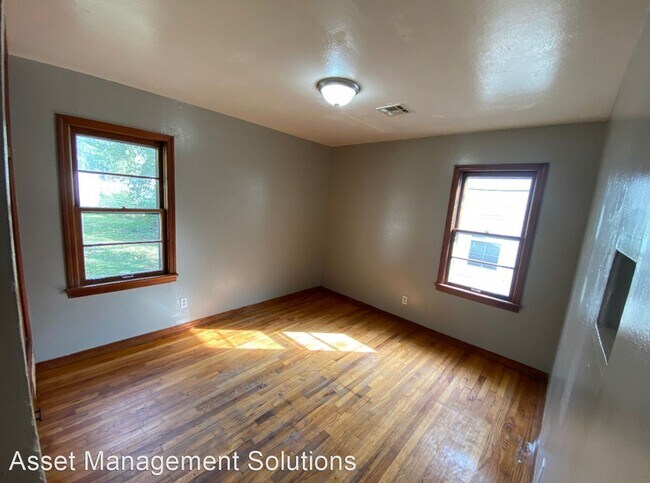 Building Photo - 4 br, 1 bath House - 3816 Woodside