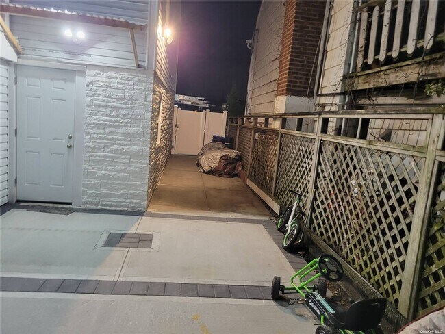 Foto del edificio - 158-16-158-98 98th St