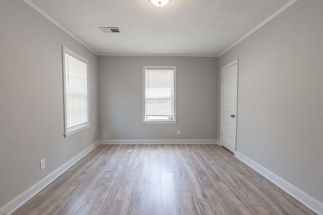 Foto del edificio - 1009 McEvers Rd