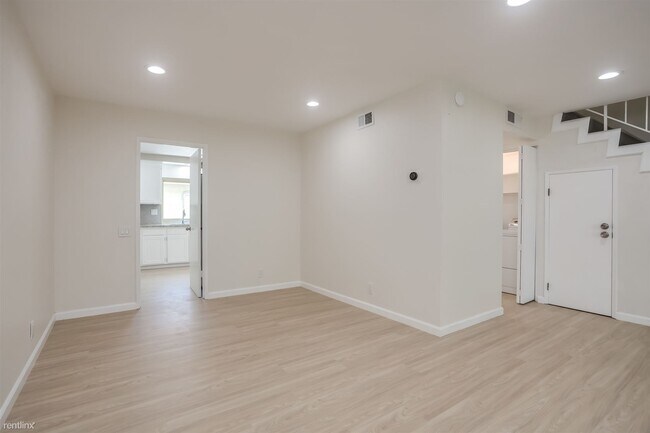 Building Photo - 3 br, 2.5 bath Condo - 4266 Dry Bed Court