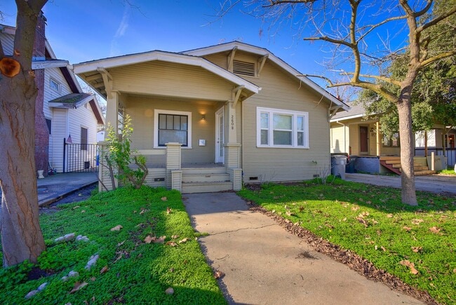 Photo - 2608 41st St House