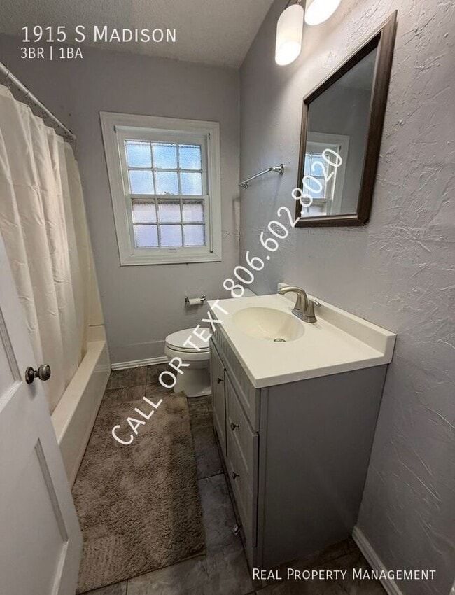 Building Photo - 1915 S Madison-