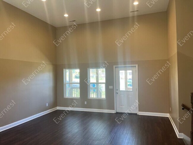 Foto del edificio - 1400 Carousel Rd
