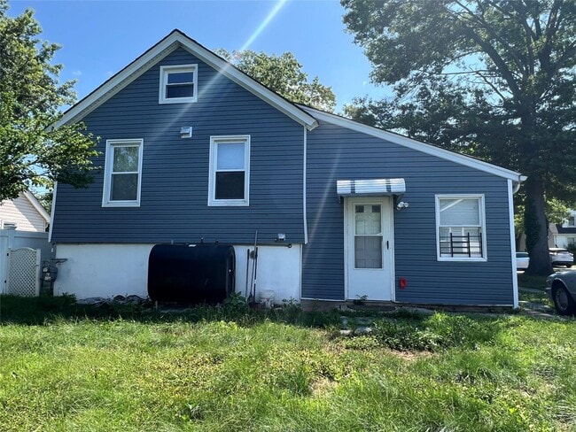 Building Photo - 361 Sheridan St