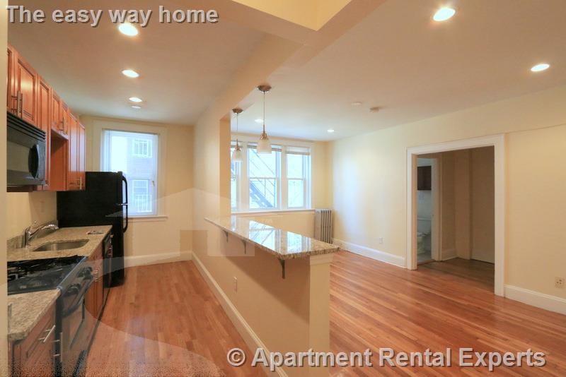 Primary Photo - 136 Highland Ave