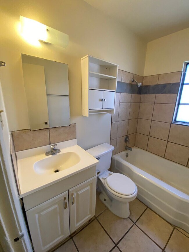 Foto del edificio - Beautiful 3 Bedroom Home! Available Now!